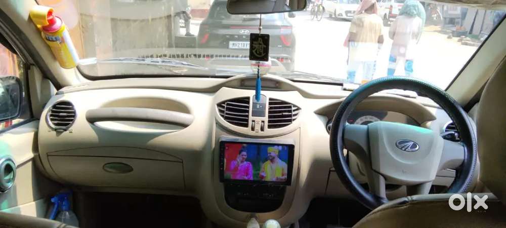 Mahindra Quanto 1.5 C6 2013 Diesel Rto Ballia Hai 7 Seater Car Hai