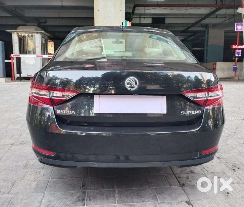 Skoda Superb Style 1.8 Tsi At, 2017, Petrol