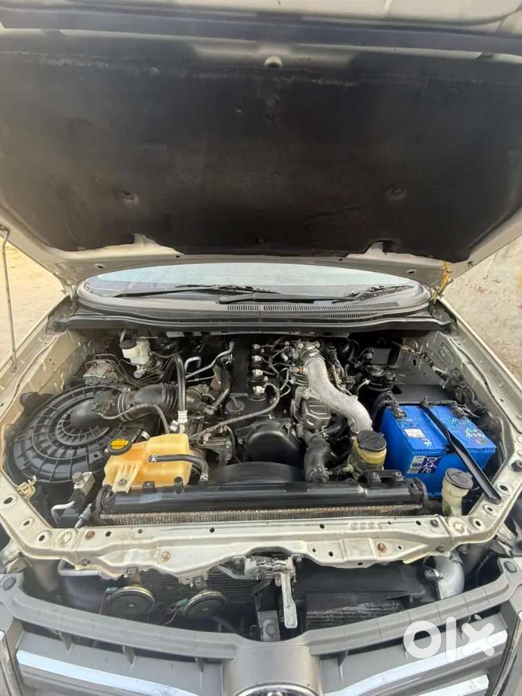 Toyota Innova (2.5 V) 2015-7-seater