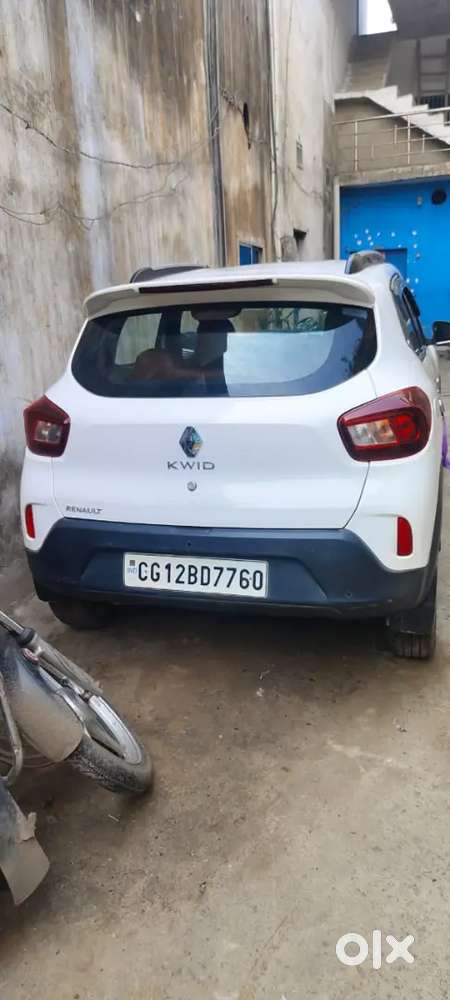 एकदम मस्त चकाचक है नया जैसा लग रहा है गाड़ी