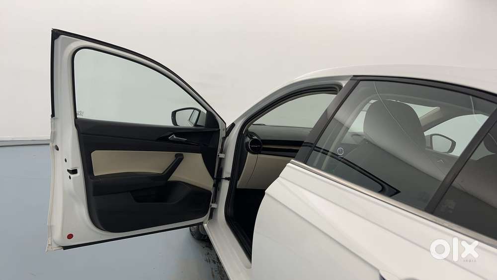 Skoda Slavia Style 1.0l Tsi At, 2022, Petrol