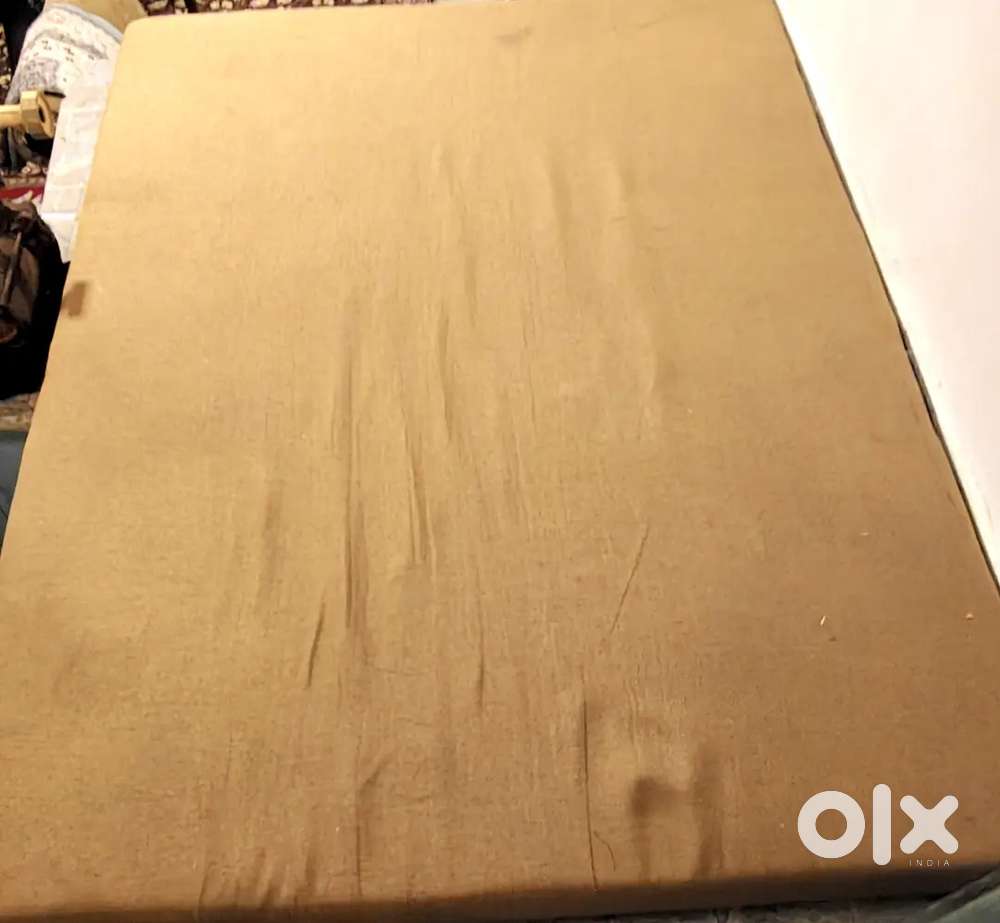 2-Piece Soft Comfort Foam Mattress Set (Almost New Condition)