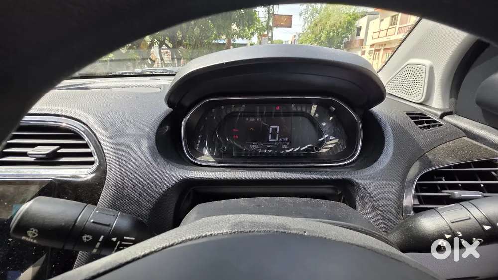 Tata Tiago Revotron Xt 2023 Year