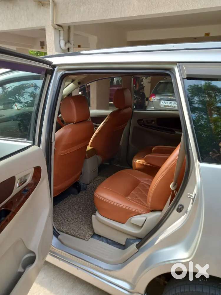 2013 Innova 2.5 V Diesel