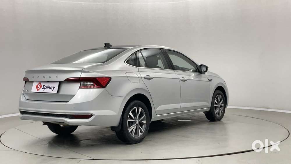 Skoda Slavia Style 1.0l Tsi At, 2022, Petrol