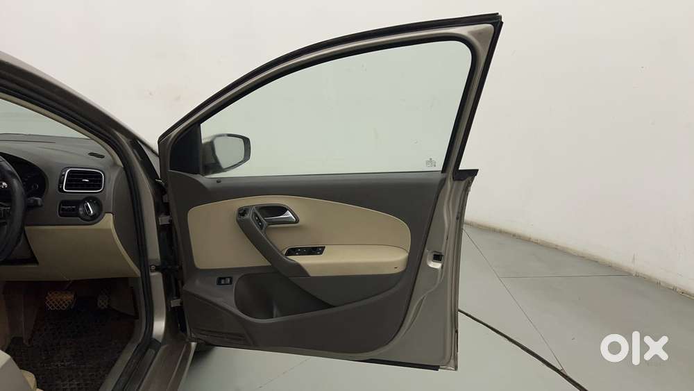 Volkswagen Vento 1.2 Tsi Highline At, 2017, Petrol