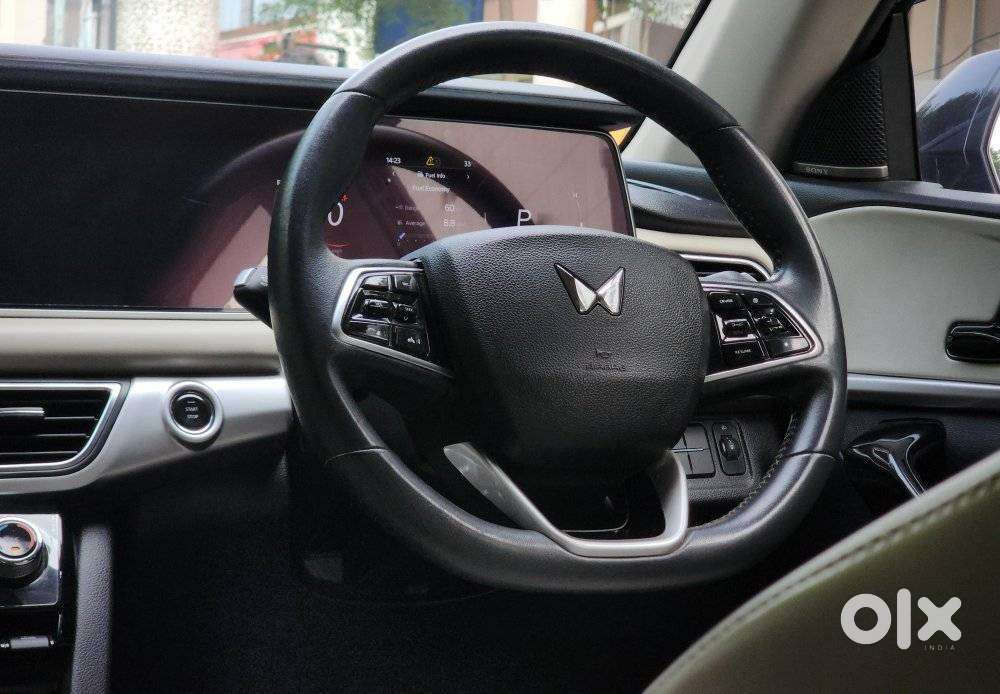 Mahindra Xuv700 2.2 Ax 7 Diesel At Str, 2023, Diesel
