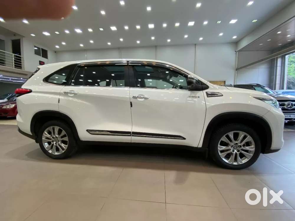 Toyota Innova Hycross 2.0 Zx Hybrid 7 Str, 2023, Petrol
