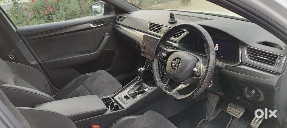 Skoda Superb 2.0 Sportline Tsi At, 2023, Petrol