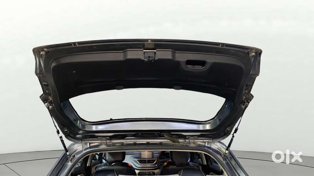 Tata Altroz 1.2 Xt, 2022, Petrol