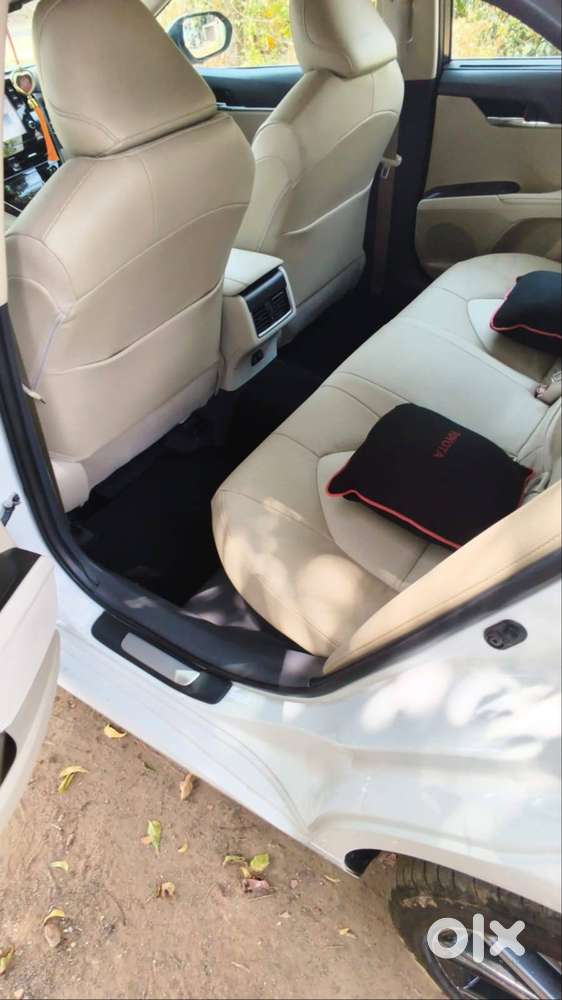 2024 Toyota Camry Hybrid; Single Owner, 18,000 Km,excellent Condition