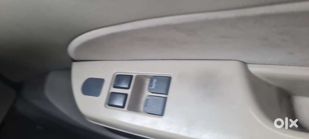 Maruti Suzuki Swift Dzire 1.2 Lxi (o), 2017, Petrol