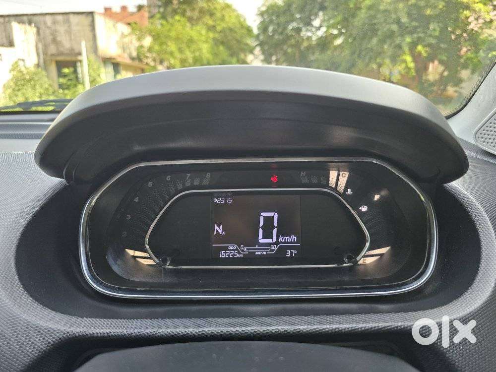 Tata Tiago 1.2 Revotron Xza, 2022, Petrol