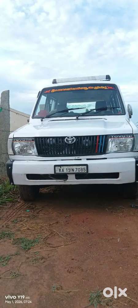 Toyota Qualis 2001 Diesel 180000 Km Driven