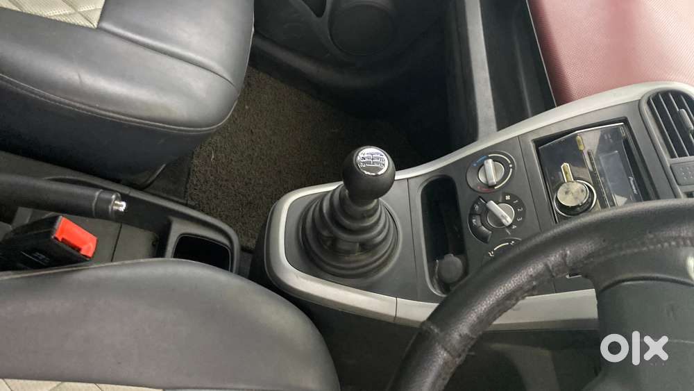 Maruti Suzuki Ritz Vxi, 2013, Petrol