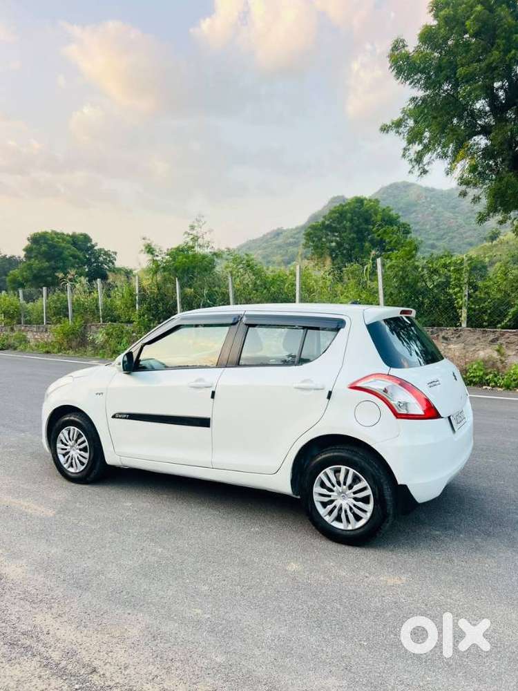 Maruti Suzuki Swift Vxi + Manual, 2012, Petrol