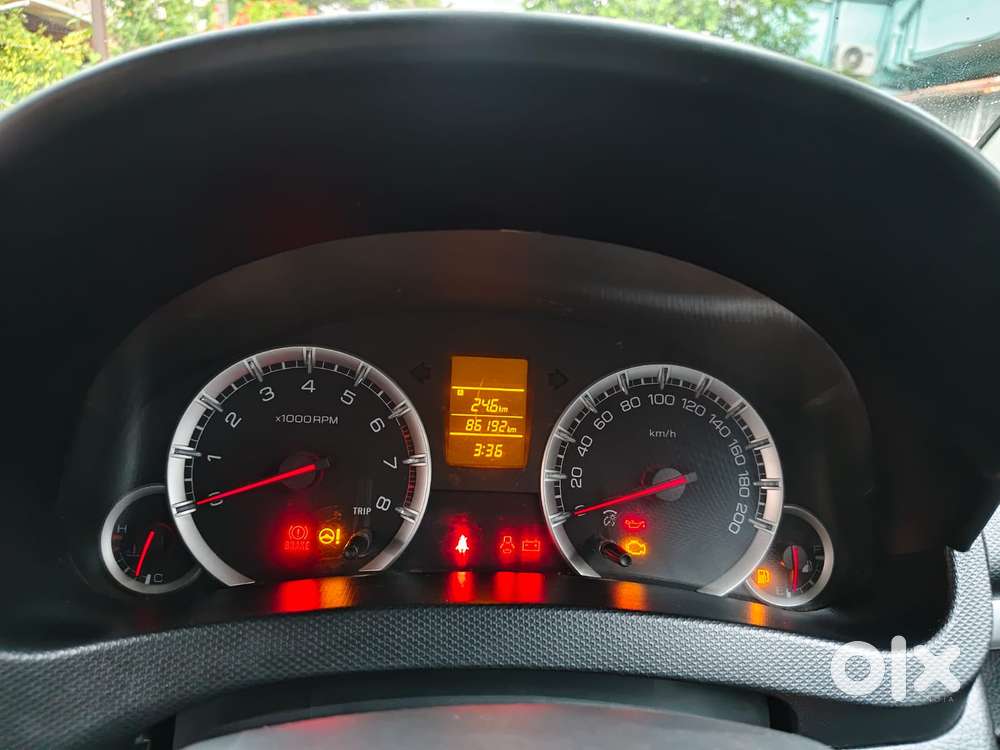 Maruti Suzuki Swift Vxi 1.2 Abs Bs-iv, 2012, Petrol