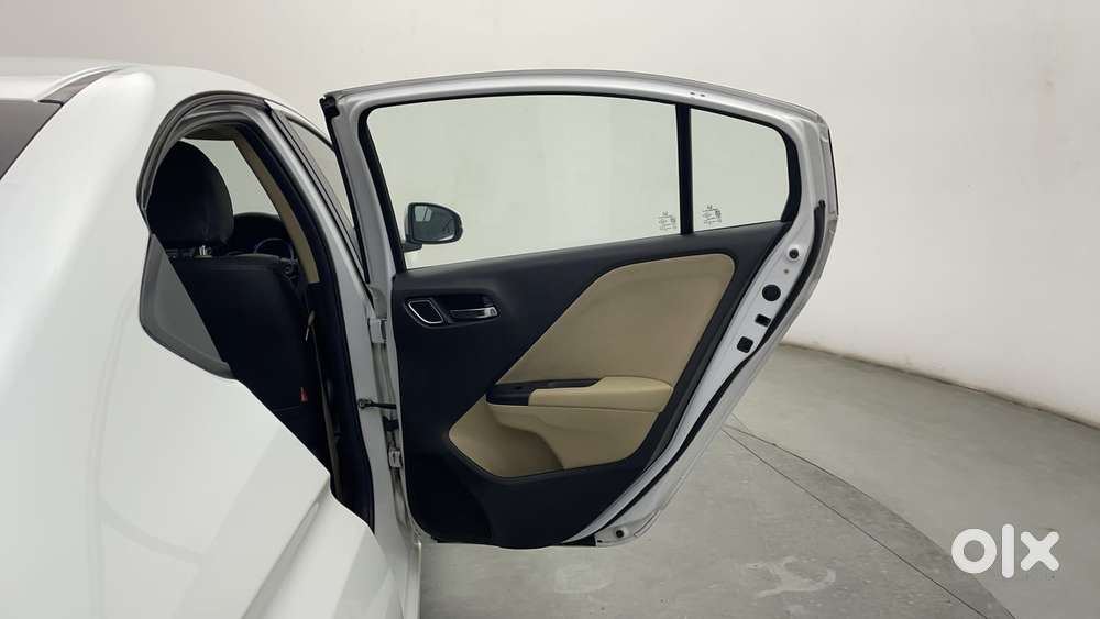 Honda City 1.5 V 4th Gen I-vtec Mt, 2022, Petrol