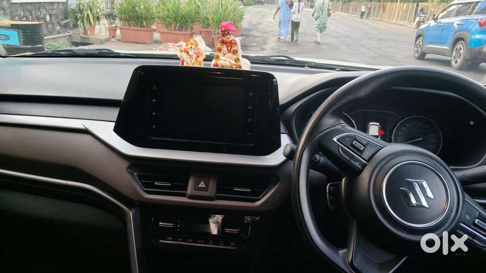 Maruti Suzuki Brezza 1.5 Zxi Plus Smart Hybrid Dual Tone, 2023, Petr..