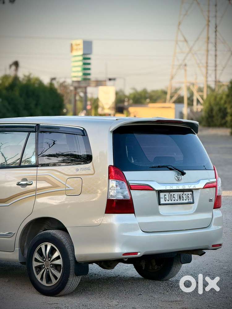 Toyota Innova 2.5 Vx 8 Str Bs-iii, 2016, Diesel