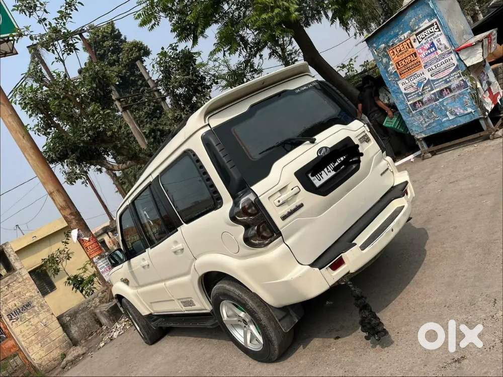 Mahindra Scorpio S6+ 2017