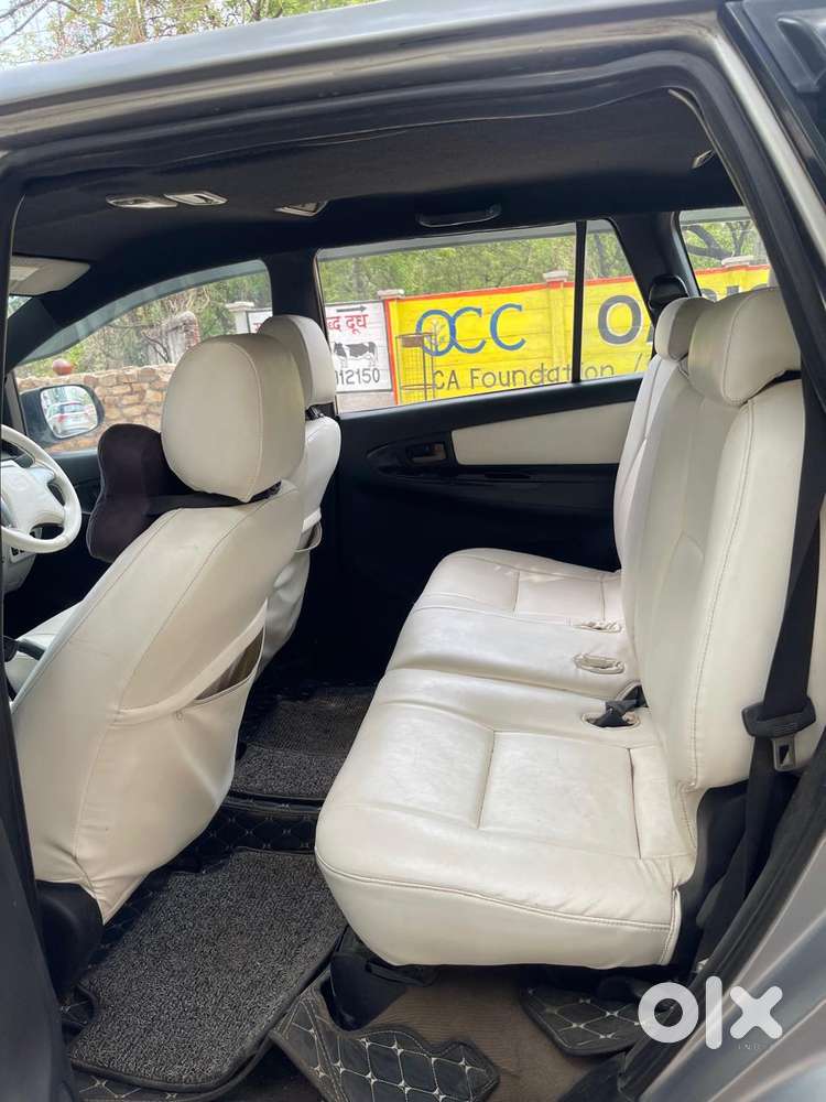 Toyota Innova 2.5 Gx (diesel) 8 Seater, 2015, Diesel