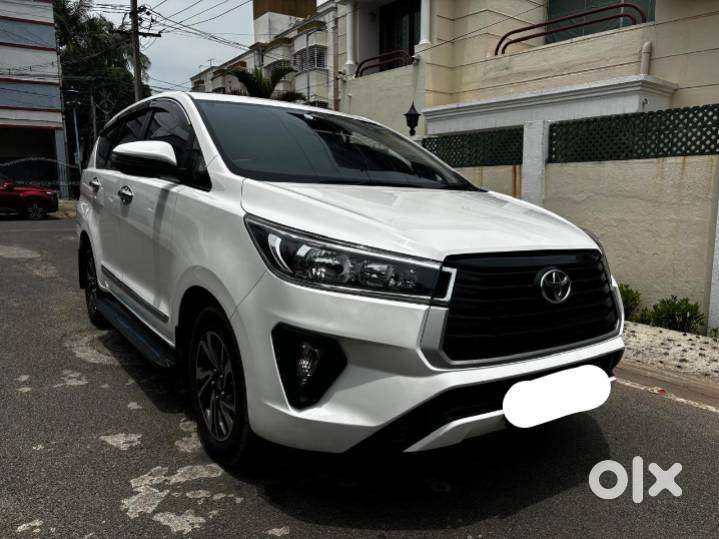 Toyota Innova Crysta 2.4 G Mt 8s, 2022, Diesel
