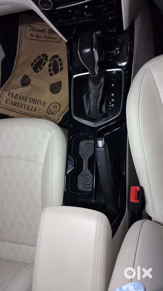 Xuv 3xo Ax7 Automatic Petrol