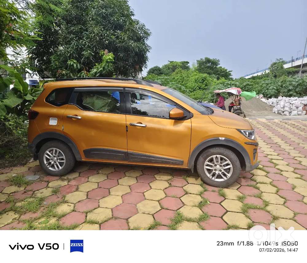 7 Seaters Well Condition