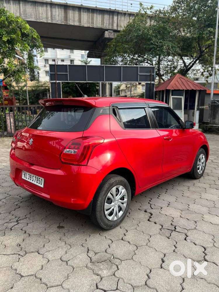 Maruti Suzuki Swift Vxi + Manual, 2022, Petrol