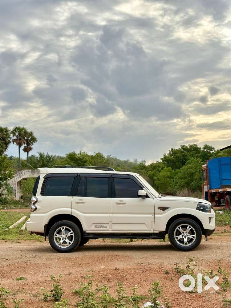 Mahindra Scorpio S10 8 Seater, 2017, Diesel