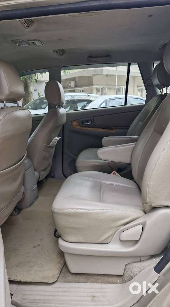 Toyota Innova 2.5 V 7 Str, 2009, Diesel