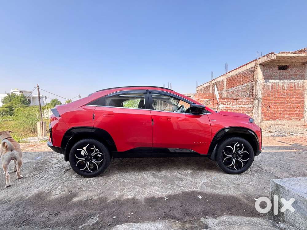 Tata Curvv Creative Plus S 1.5 Diesal ( Second Top Model )