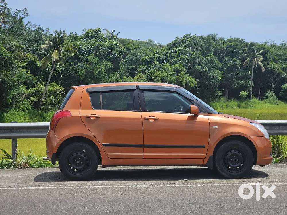 Maruti Suzuki Swift 1.3 Zxi 2006