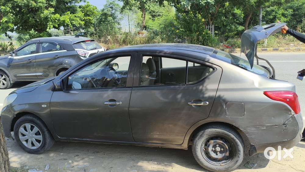 Nissan Sunny Petrol 2012