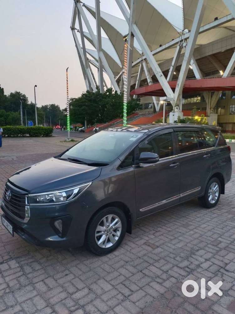 Toyota Innova Crysta 2.4 G Mt 7 Str, 2017