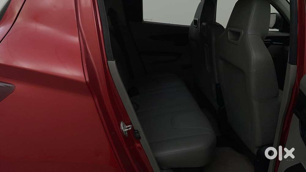 Mahindra Kuv 100 Mahindra-kuv-100-g80-k2-plus, 2016, Petrol