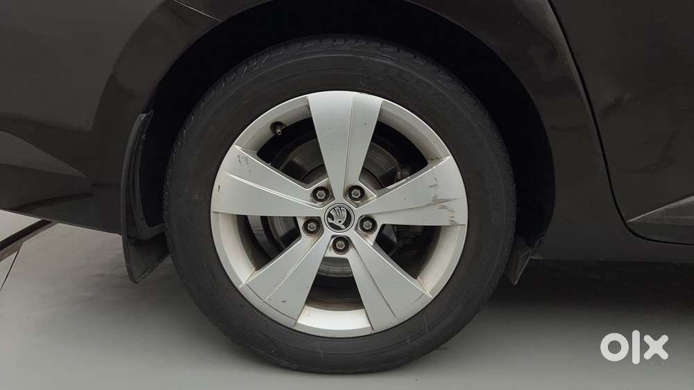 Skoda Superb Style 1.8 Tsi At, 2018, Petrol