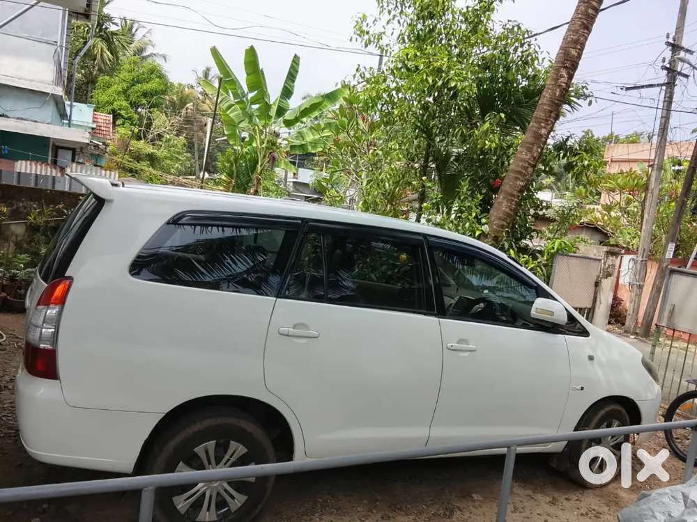 Toyota Innova Hycross 2.0 G-slf 2005