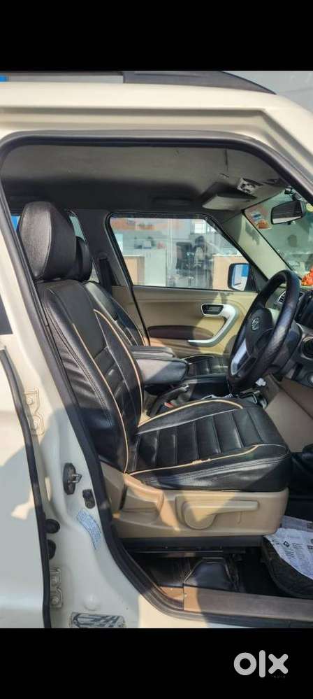 Mahindra Tuv 300 T10 Amt (automatic), 2016, Diesel