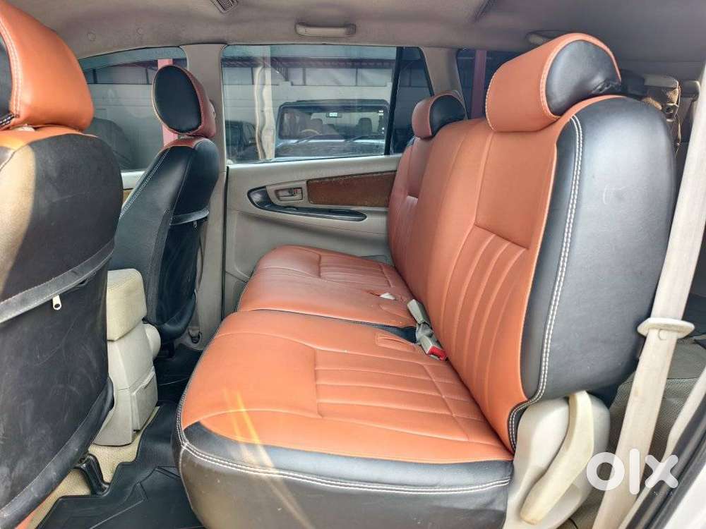 Toyota Innova 2.5 Gx 8 Seater Limited Edition, 2014, Diesel