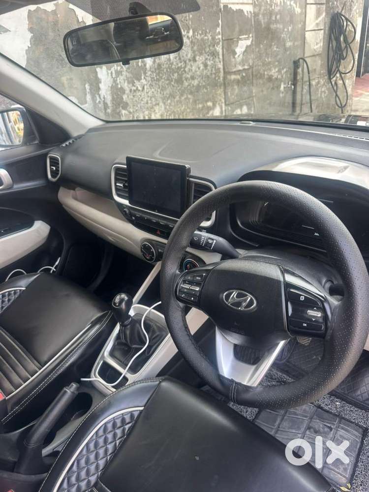 Hyundai Venue 2024 Petrol Good Condition
