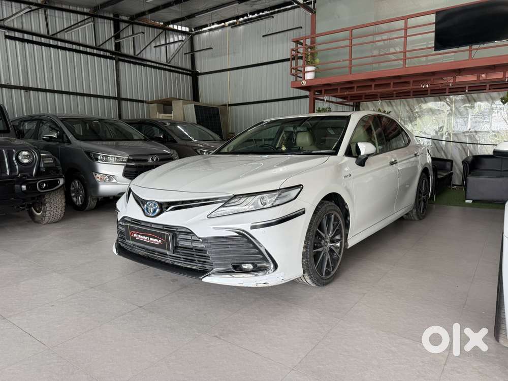Toyota Camry Hybrid, 2024, Cng & Hybrids