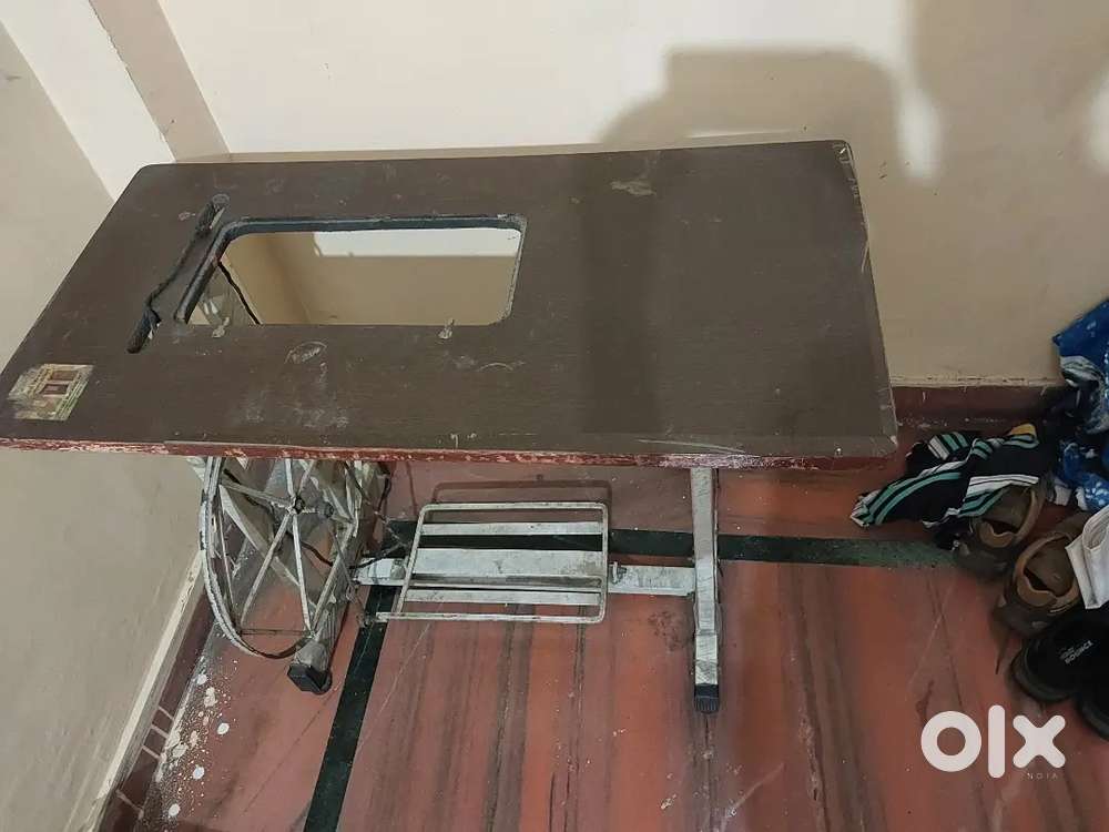 Sewing Machine Stand