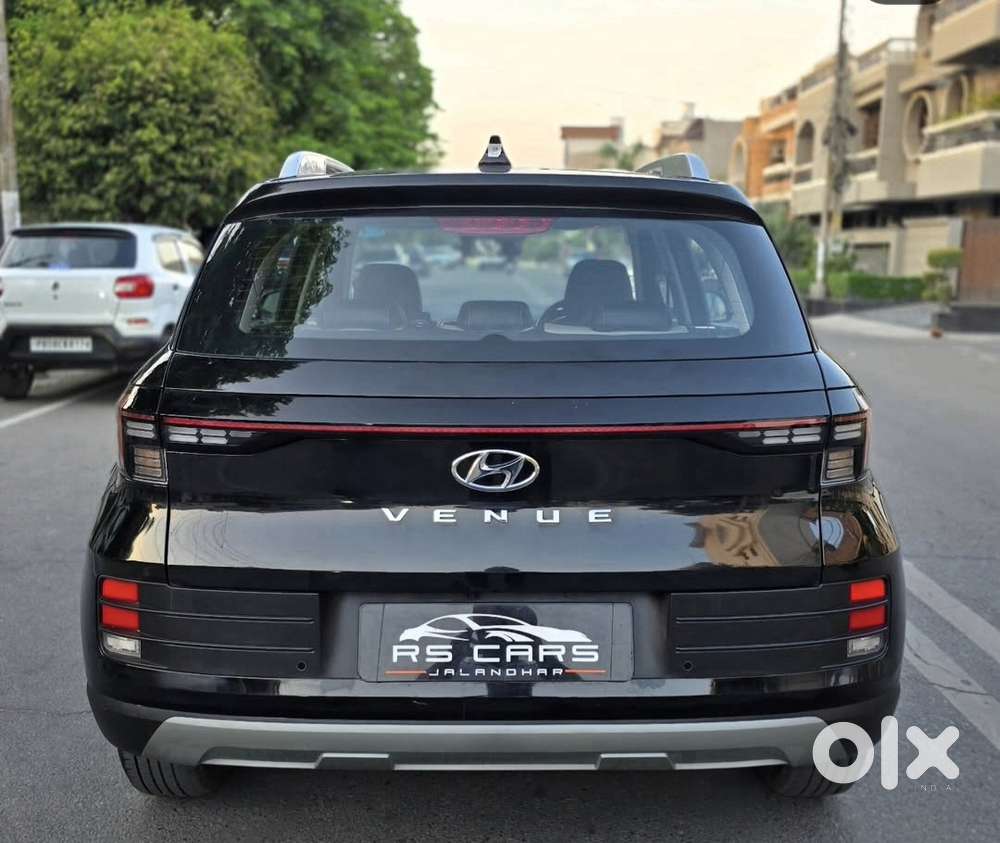 Hyundai Venue 1.2 S (o), 2024, Petrol