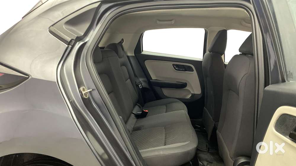 Tata Altroz 1.2 Xt, 2021, Petrol