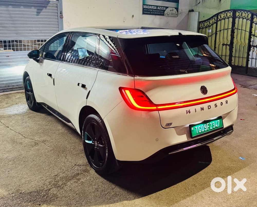 Mg Windsor Ev 2025 Electric 20000 Km Driven