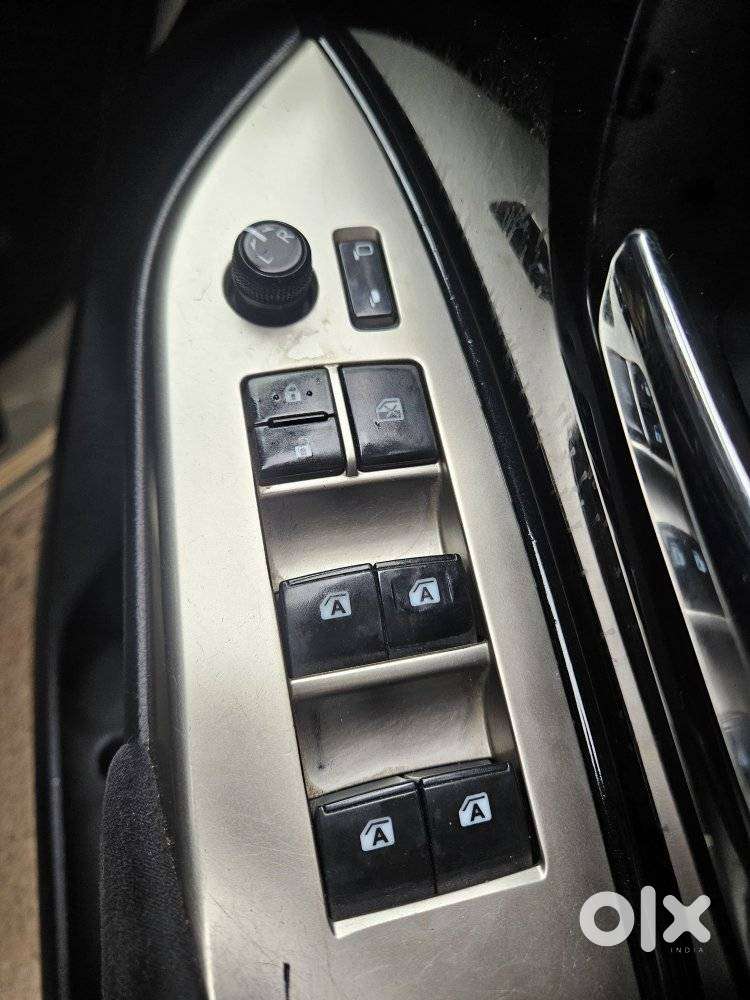 Toyota Innova Crysta Zx 2.4 Diesel 7 Seater, 2017, Diesel
