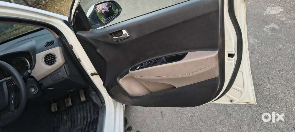 Hyundai I10 Sportz, 2016, Petrol