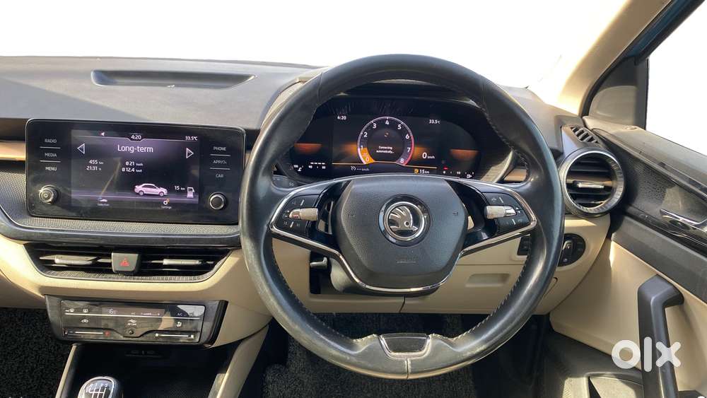 Skoda Slavia Style 1.0l Tsi Mt, 2023, Petrol